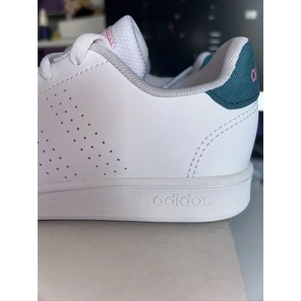 NWOB Adidas Advantage ‎ Tennis Shoes Size 2 In Kids Color White With Teal